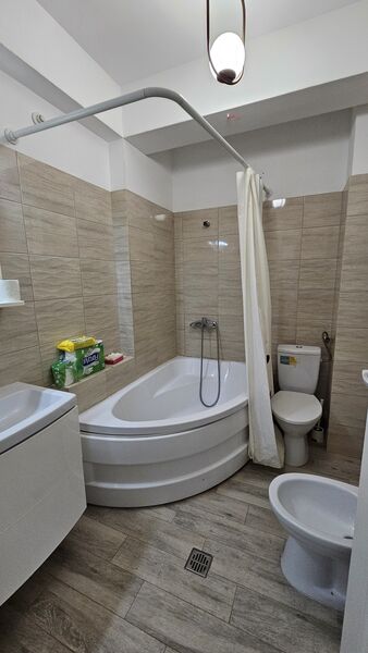 Titan- Aleea Ninsorii